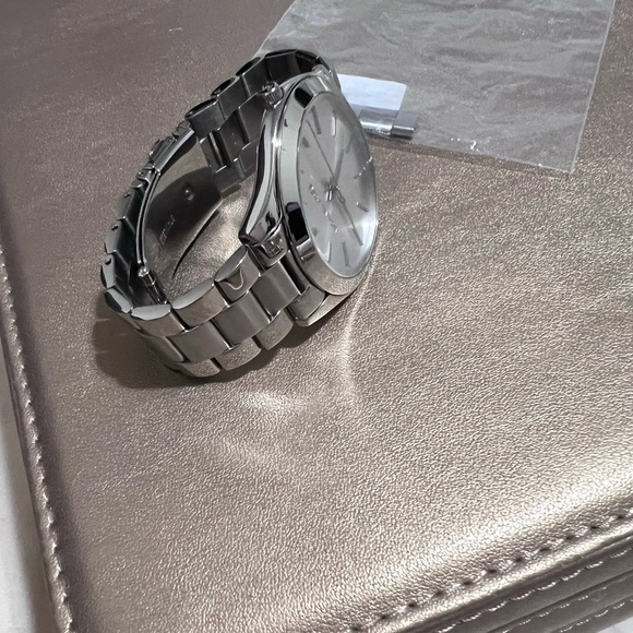 Michael Kors, silver watch - Picture 3 of 3